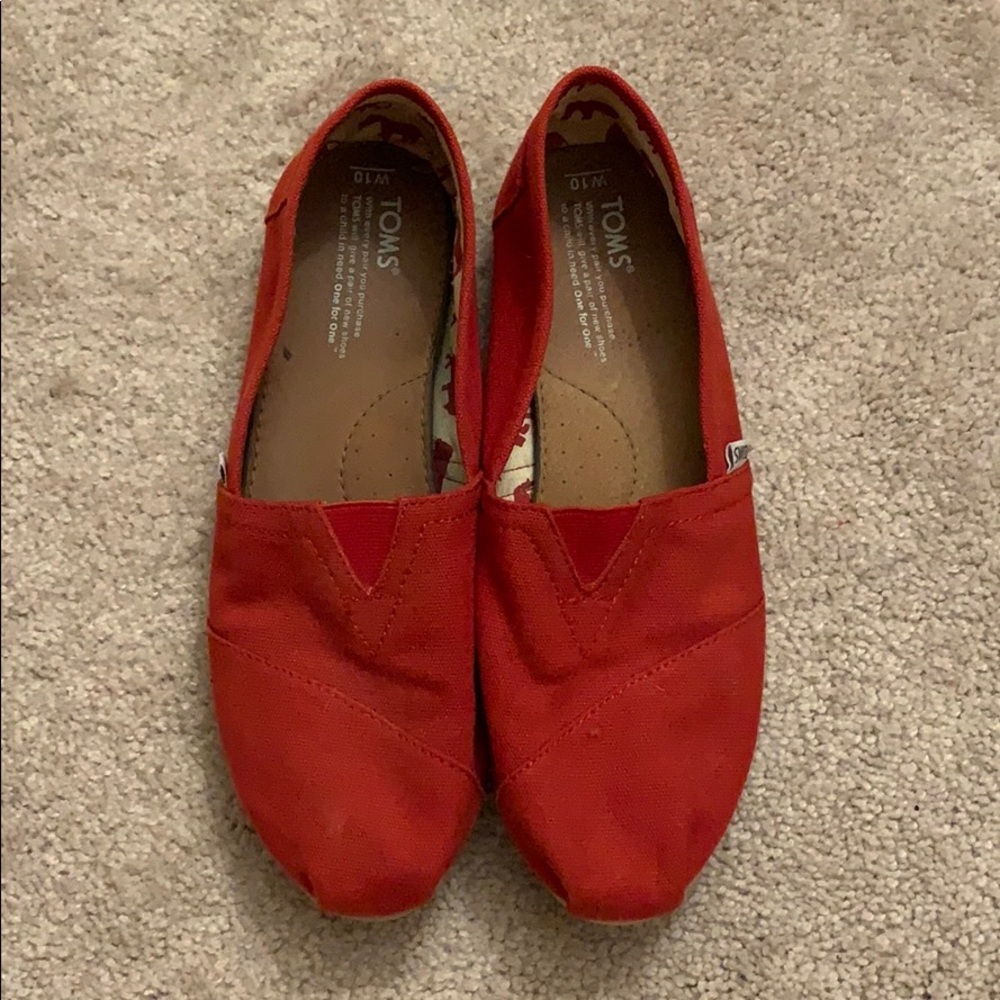 Toms